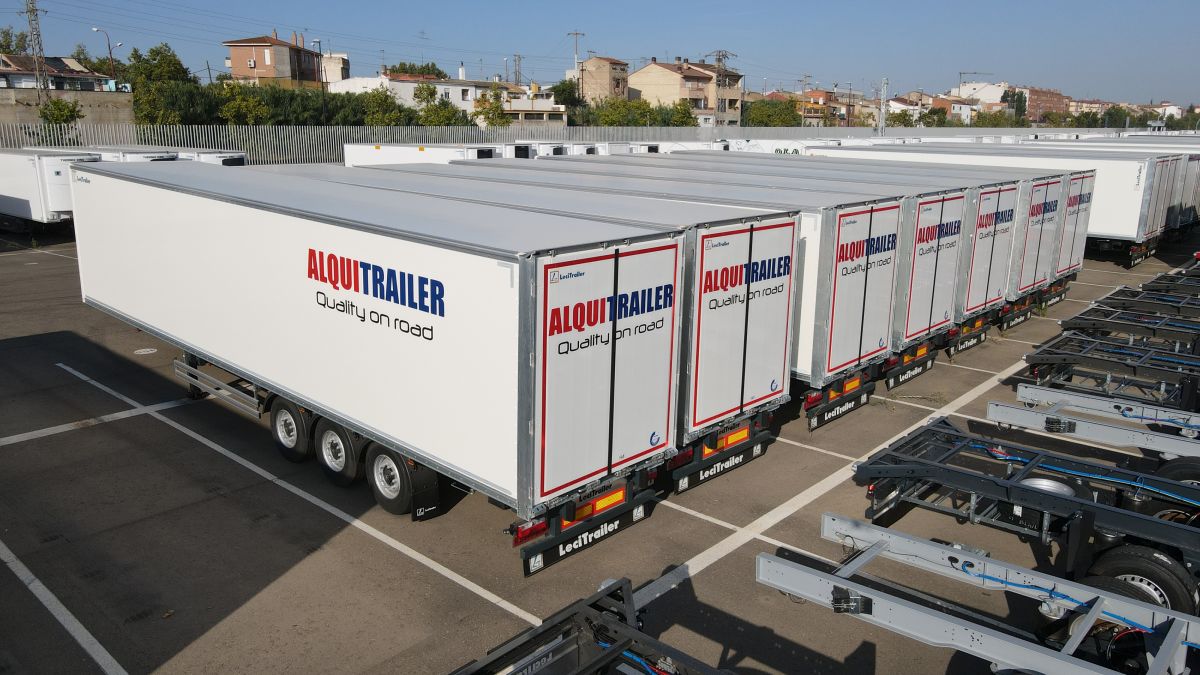 Alquitrailer adquiere 10 furgones y 5 lonas Lecitrailer